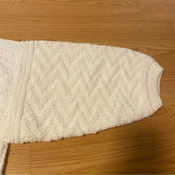 Hand knit white sweater - Picture 8 of 13